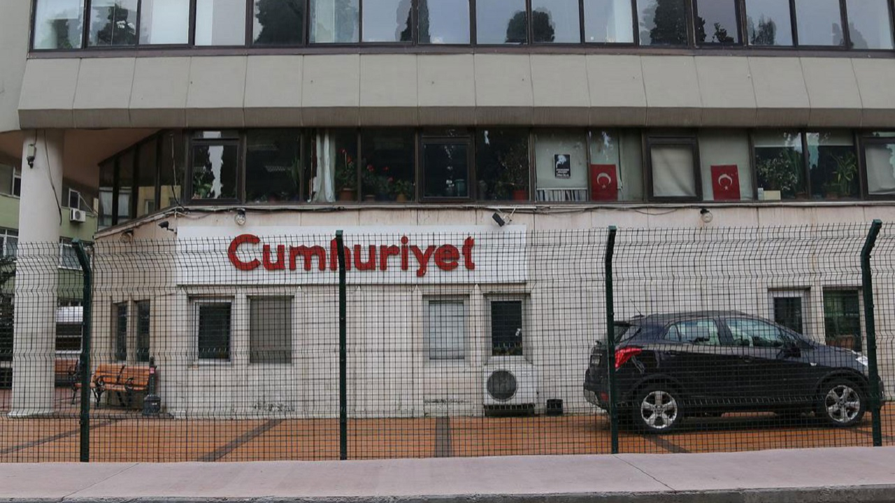 Cumhuriyet gazetesi çalışanları cezaevine giriyor!