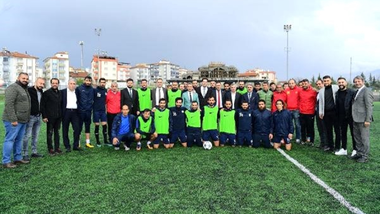 Malatya'da Başkan Adil Gevrek'ten Yeşilyurt Belediyespor'a ziyaret