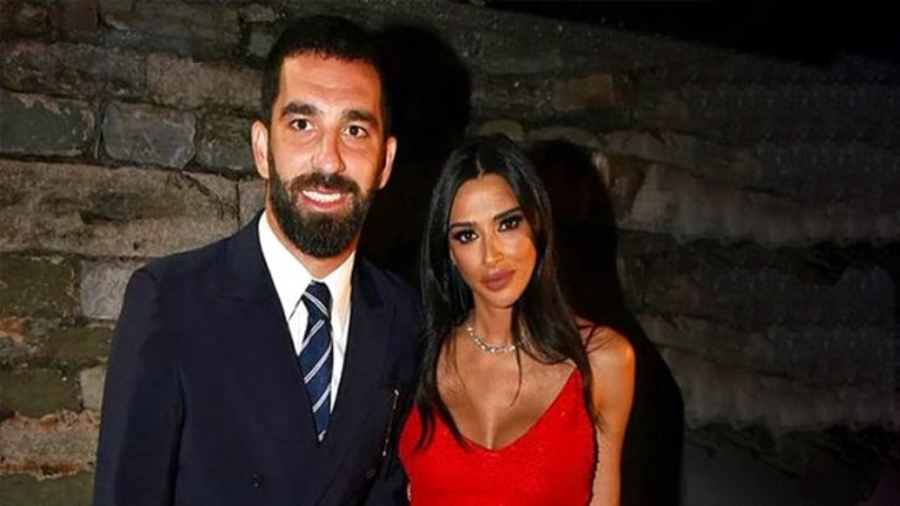 Arda Turan - Aslıhan Doğan çiftinin bebeğine lüks hediye!