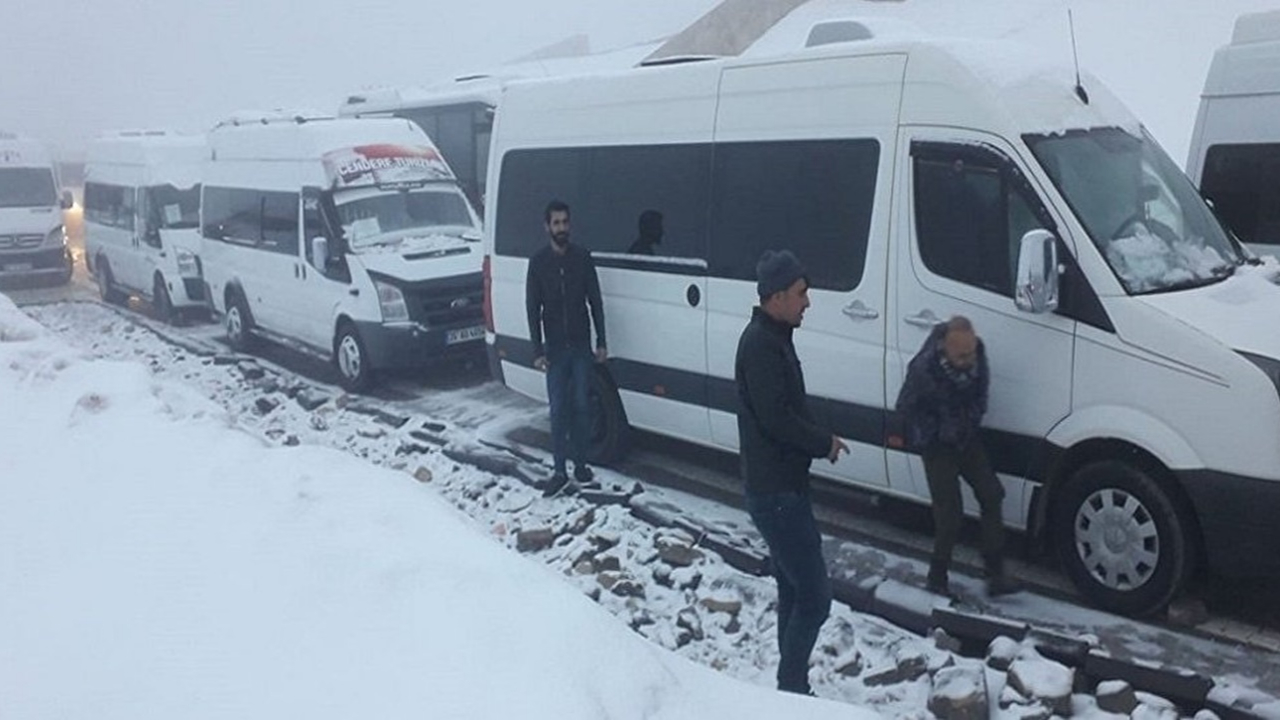 Nemrut Dağı'nda mahsur kalan turistler kurtarıldı!