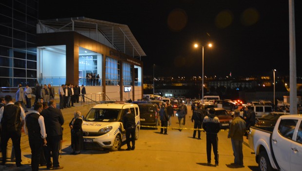 Düğün çıkışında ağabeyine kurşun yağdırdı