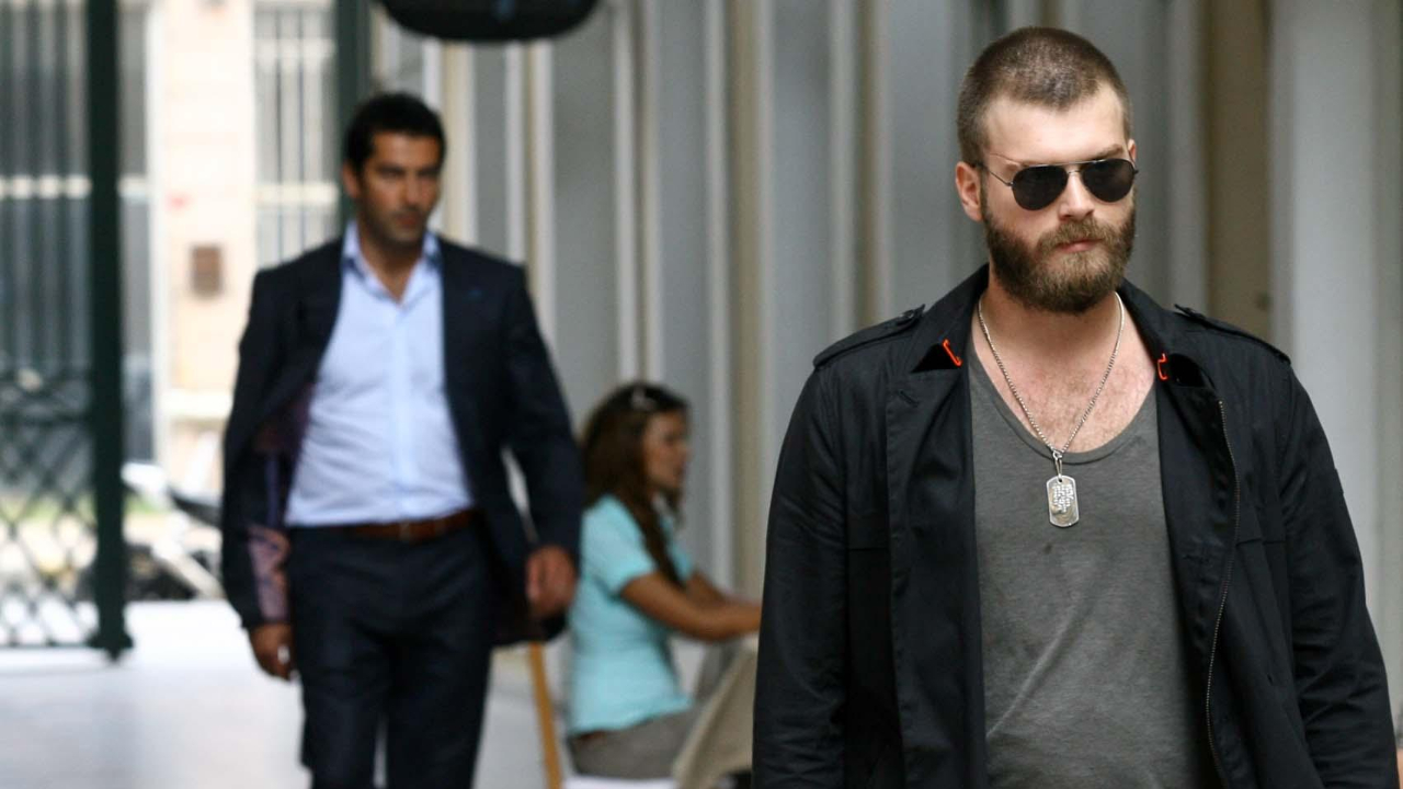 Usta oyuncudan Kıvanç'a övgü, Kenan'a yergi!