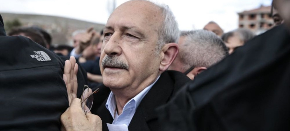 "Birisi bıçak salladı, dirseğimle vurup yıktım!"
