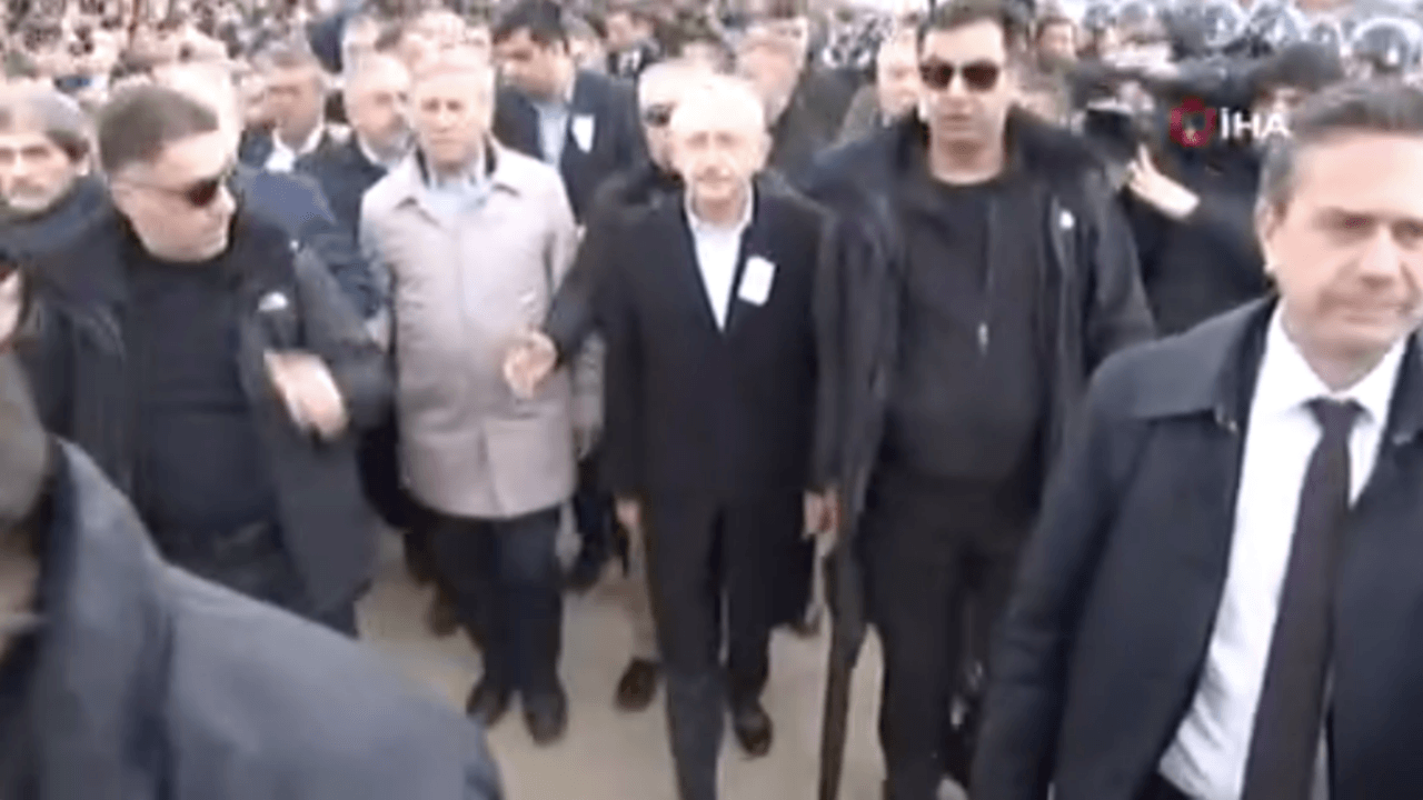 Kılıçdaroğlu'na şehit cenazesinde saldırı!