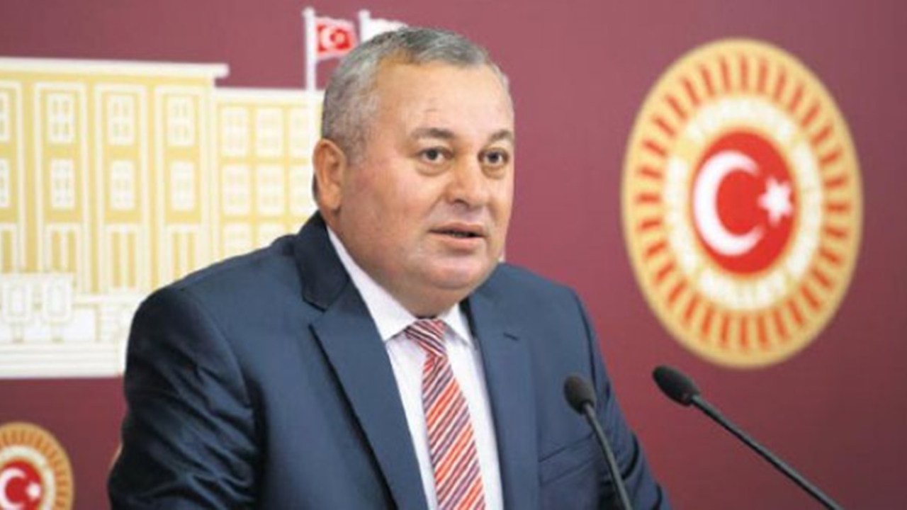 Enginyurt'a yakın isimler görevden alındı