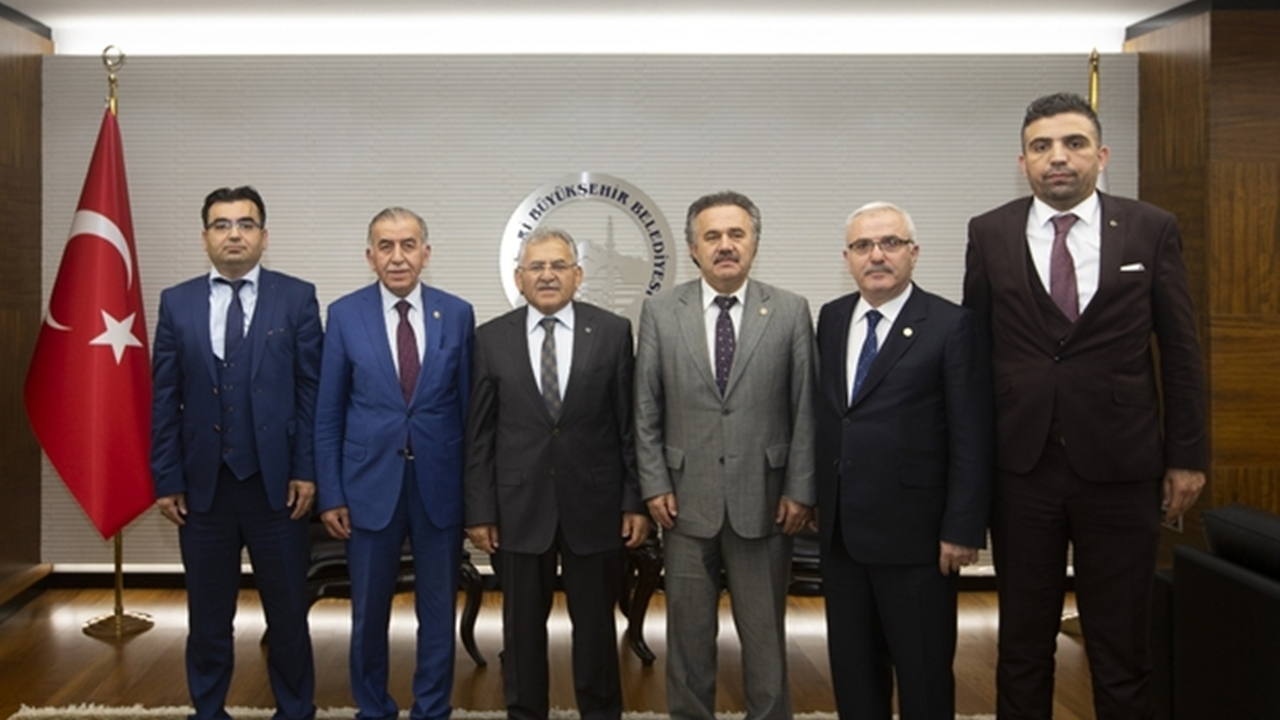 Kayseri'de Başkan Memduh Büyükkılıç’a hayırlı olsun ziyaretleri sürüyor