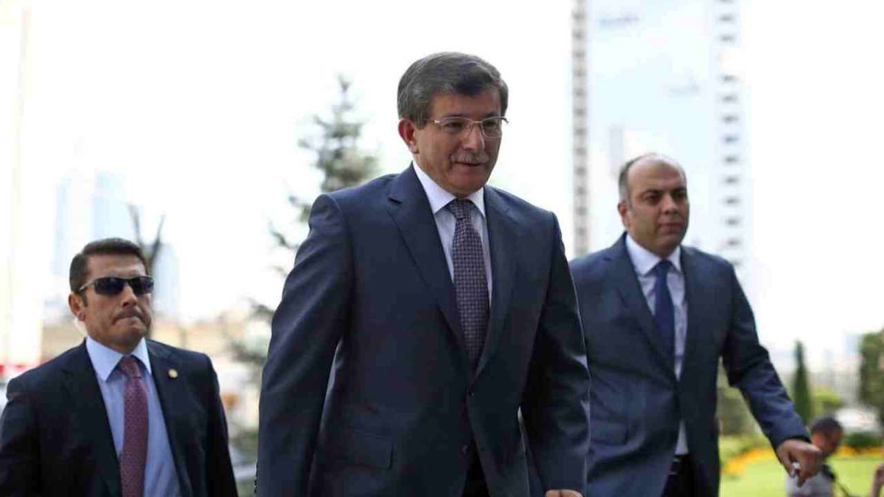 Davutoğlu manifesto yayınladı! Gizli özne: Erdoğan!