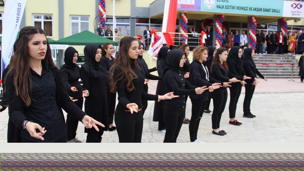 İstiklal Marşı'nı bir de böyle okudular