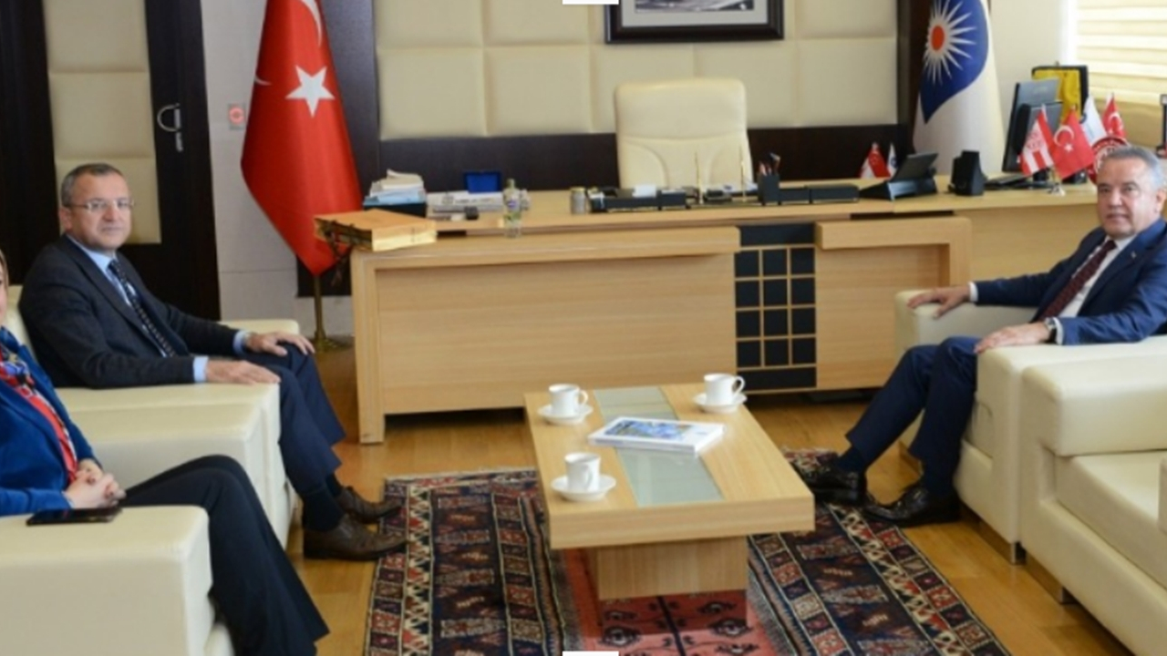 Antalya'da Başkan Muhittin Böcek ASAT’ı ziyaret etti