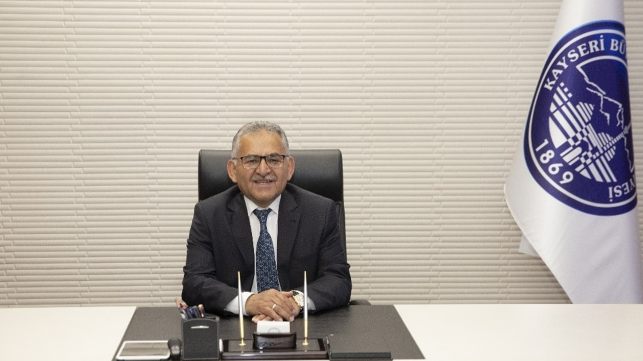 Kayseri'de Başkan Memduh Büyükkılıç, "Egemenlik milletin, gelecek yavrularımızın"