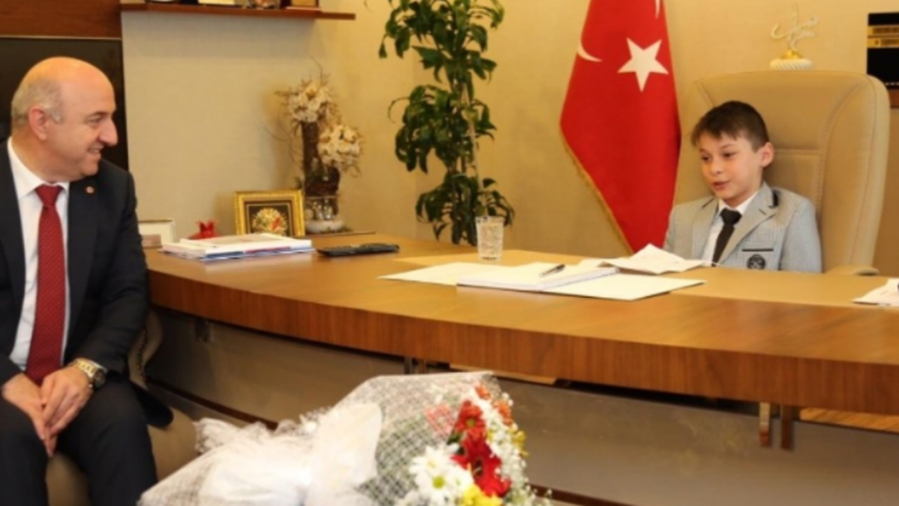 Kocaeli'de Başkan Muzaffer Bıyık, koltuğu devretti