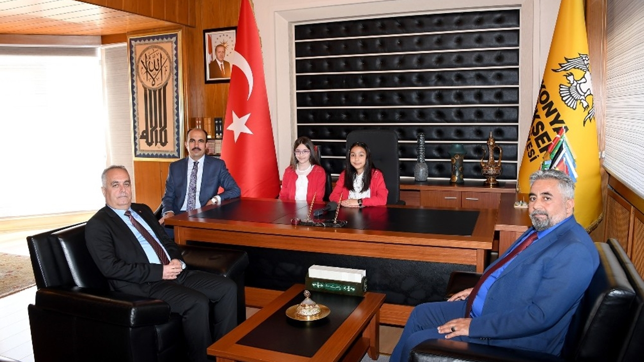 Konya'da Başkan Uğur İbrahim Altay, makamını Damla Türkmen’e devretti