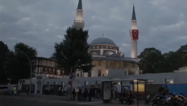 Almanya'da 'Liberal Cami' açıldı!