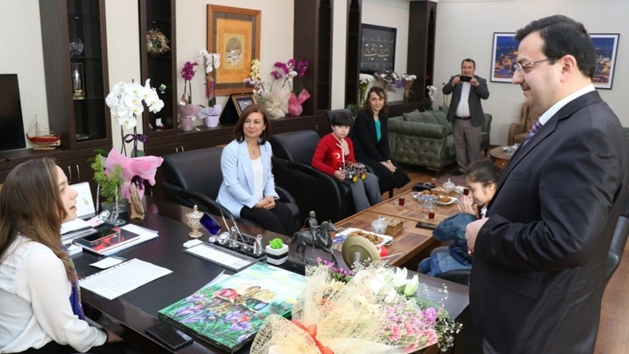 Karabük'te Başkan Elif Köse koltuğu devretti