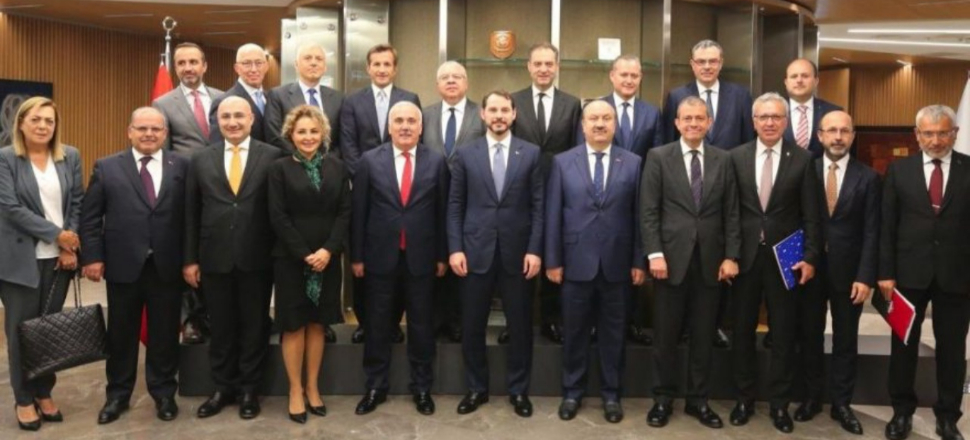 "Kredi vermeye gelince çil yavrusu gibi dağılıyorlar!"