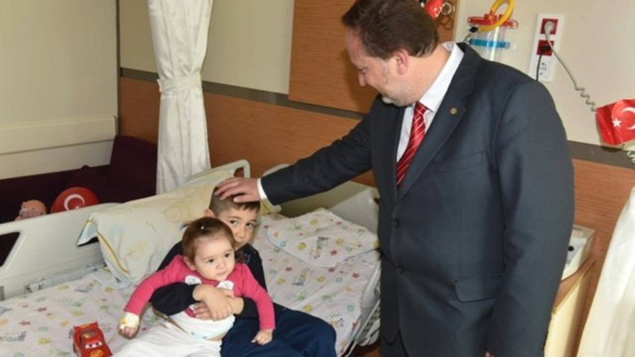 Balıkesir'de Başkan Dinçer Orkan’dan hasta çocuklara 23 Nisan sürprizi