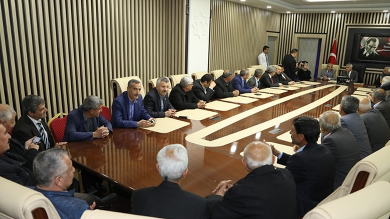 Malatya'da Başkan Osman Güder muhtarlarla buluştu