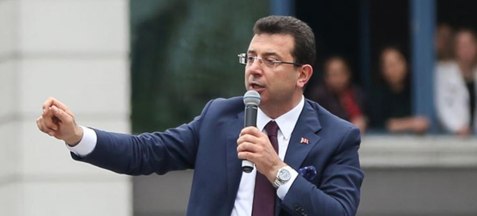 Ekrem İmamoğlu, İstiklal Marşı'nı yanlış okudu...