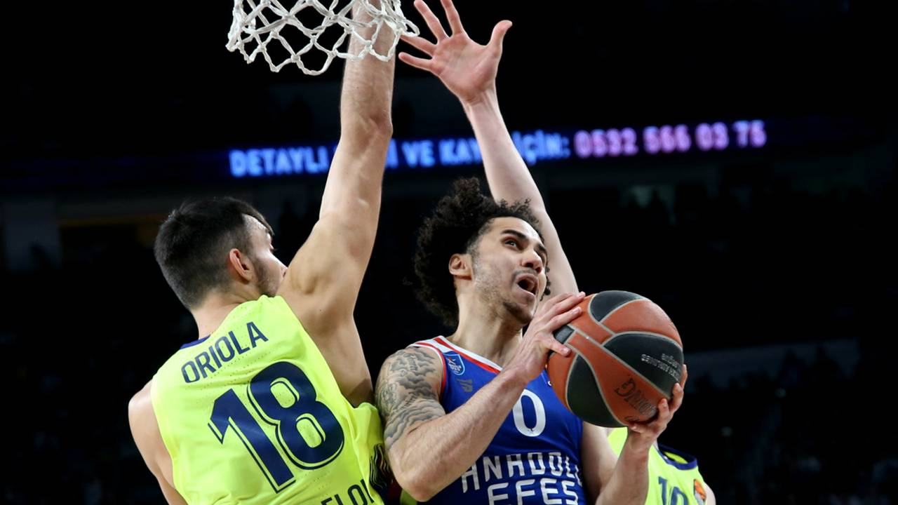 Barcelona Lassa 68-102 Anadolu Efes