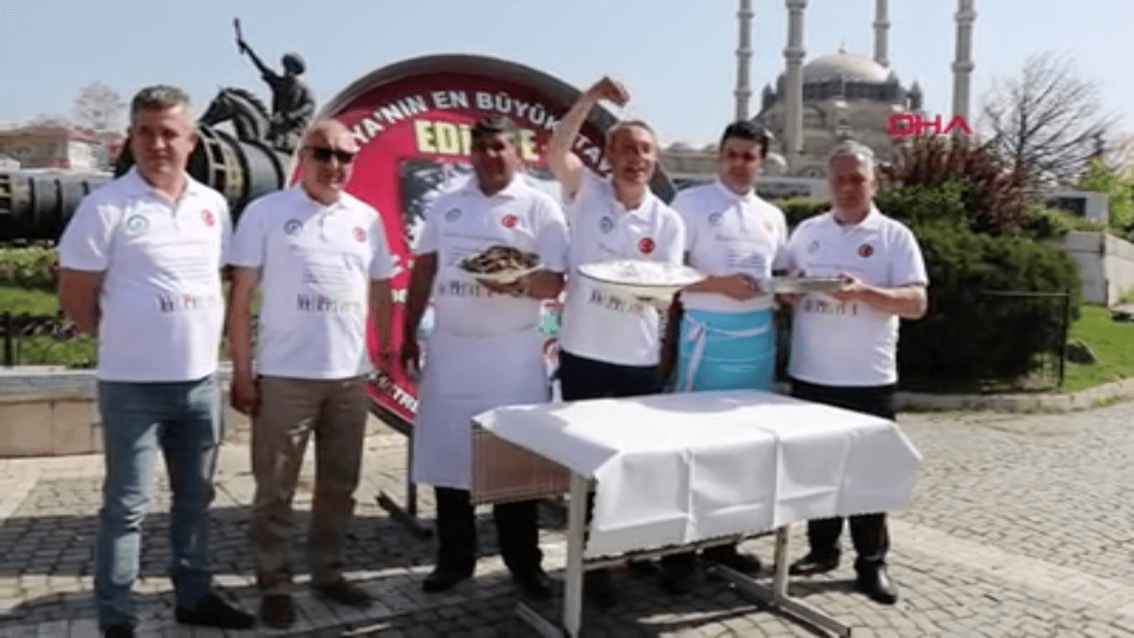 Edirneli ciğerciler Nusret'i festivallerine davet etti!
