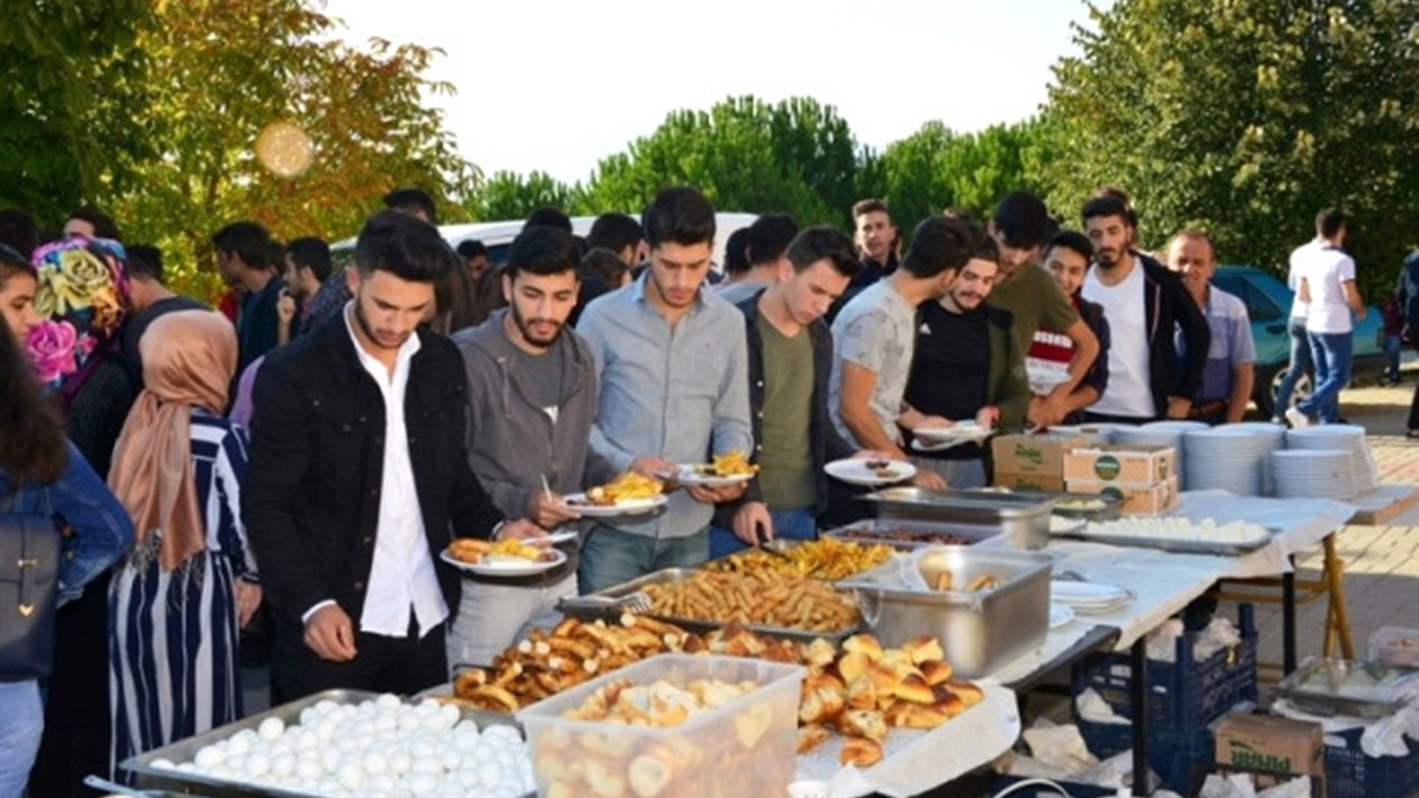 Kütahya'da İki ilçe protokolü kahvaltıda biraraya geldi