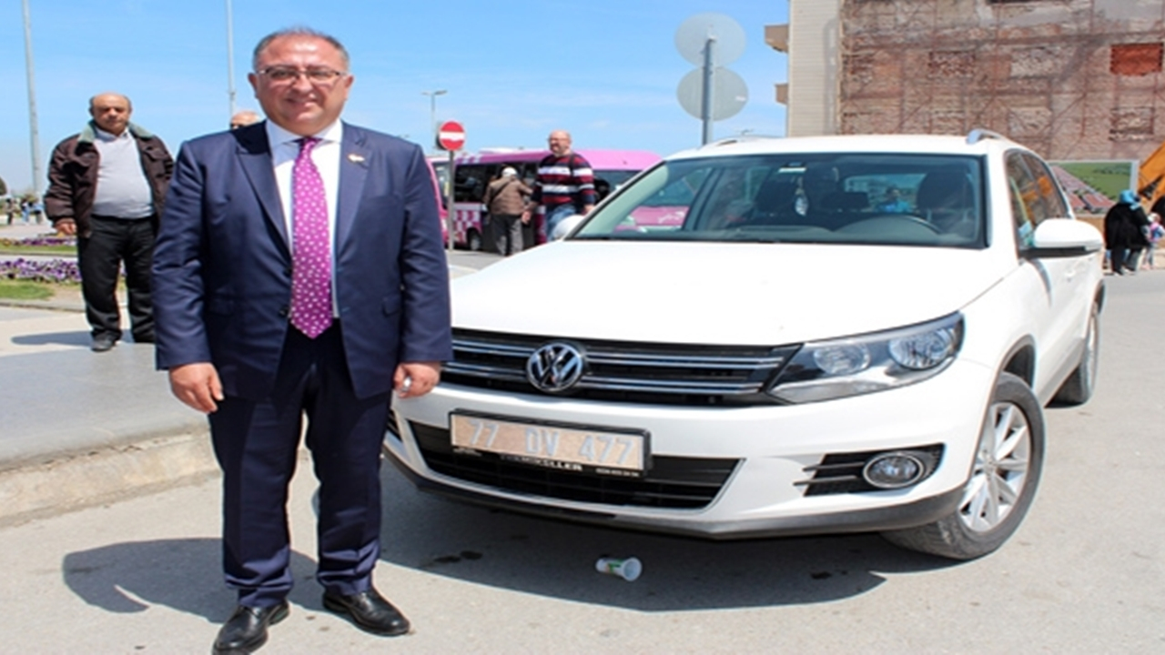 Yalova'da Başkan Vefa Salman, makam aracını iade etti