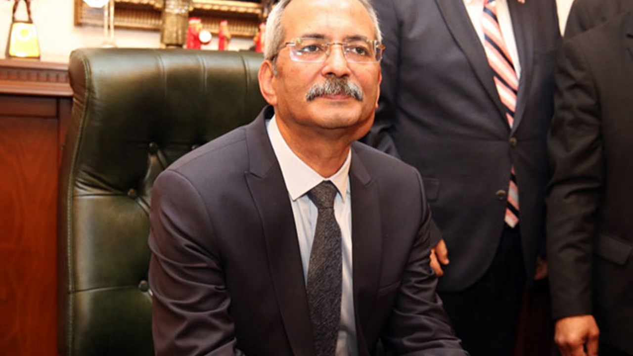 Mersin'de Haluk Bozdoğan: "Bu şehrin hayvanları sahipsiz kalmayacak"