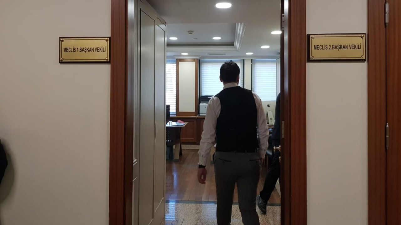 Ekrem İmamoğlu'nun ekibinden zorbalık!