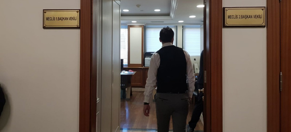 Ekrem İmamoğlu'nun ekibinden zorbalık!