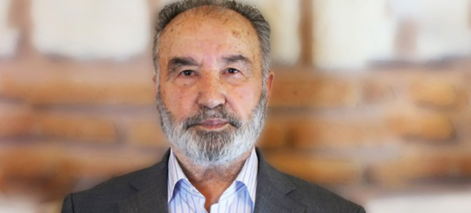 "Eline para geçen dindarlar israfta dinsizleri geçti"