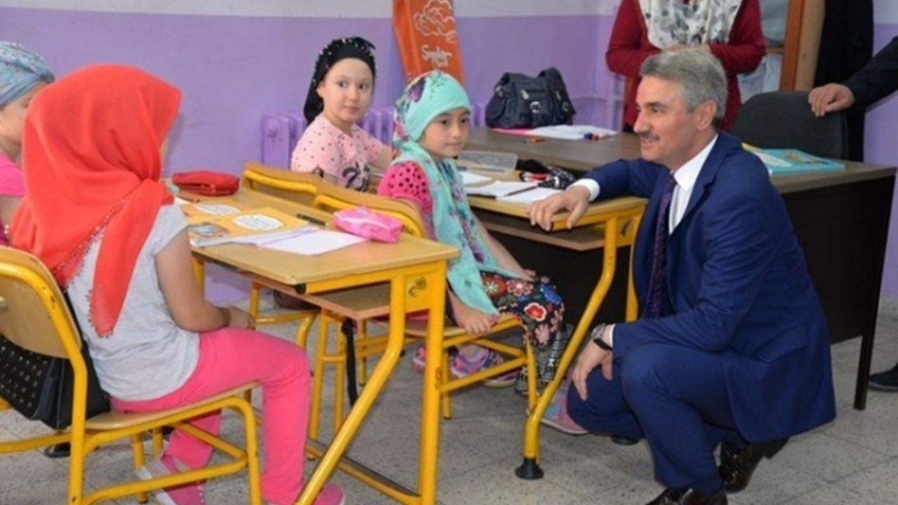 Malatya'da Vali Aydın Baruş, Kuran Kursu’nu ziyaret etti.
