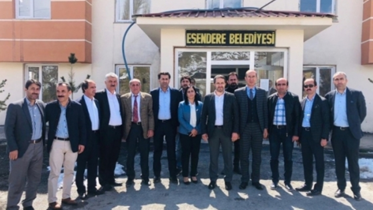 Hakkari'de Başkan Emrullah Gür, Esender’de ziyaretlerde bulundu