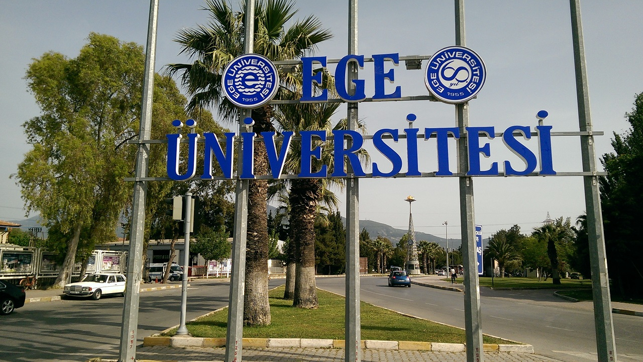 Ege Üniversitesi'nde ders ve sınavlar cuma namazına göre ayarlanacak