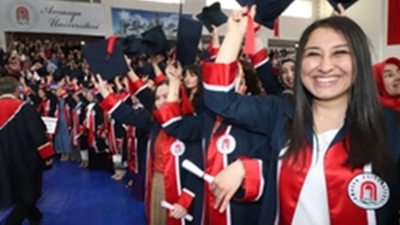Amasya'da Rektör Metin Orbay’dan mezuniyet tavsiyesi