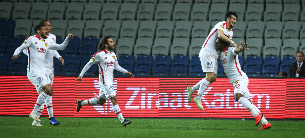 Başakşehir şampiyonluk yolunda ağır yara aldı!