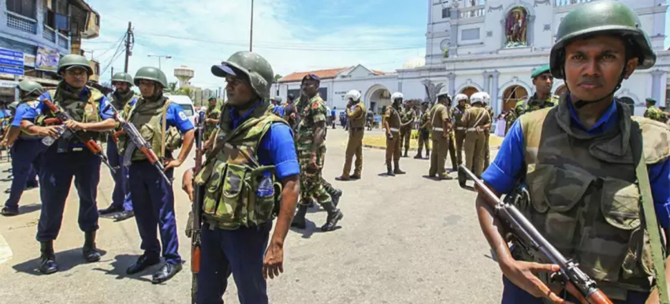 Sri Lanka'da polis teröristlerle çatışıyor!