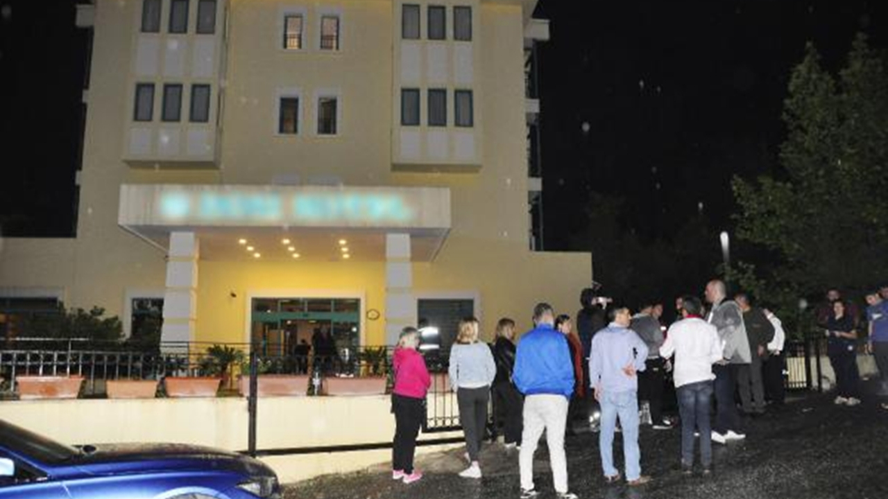 Antalya’da otelde korkutan yangın...