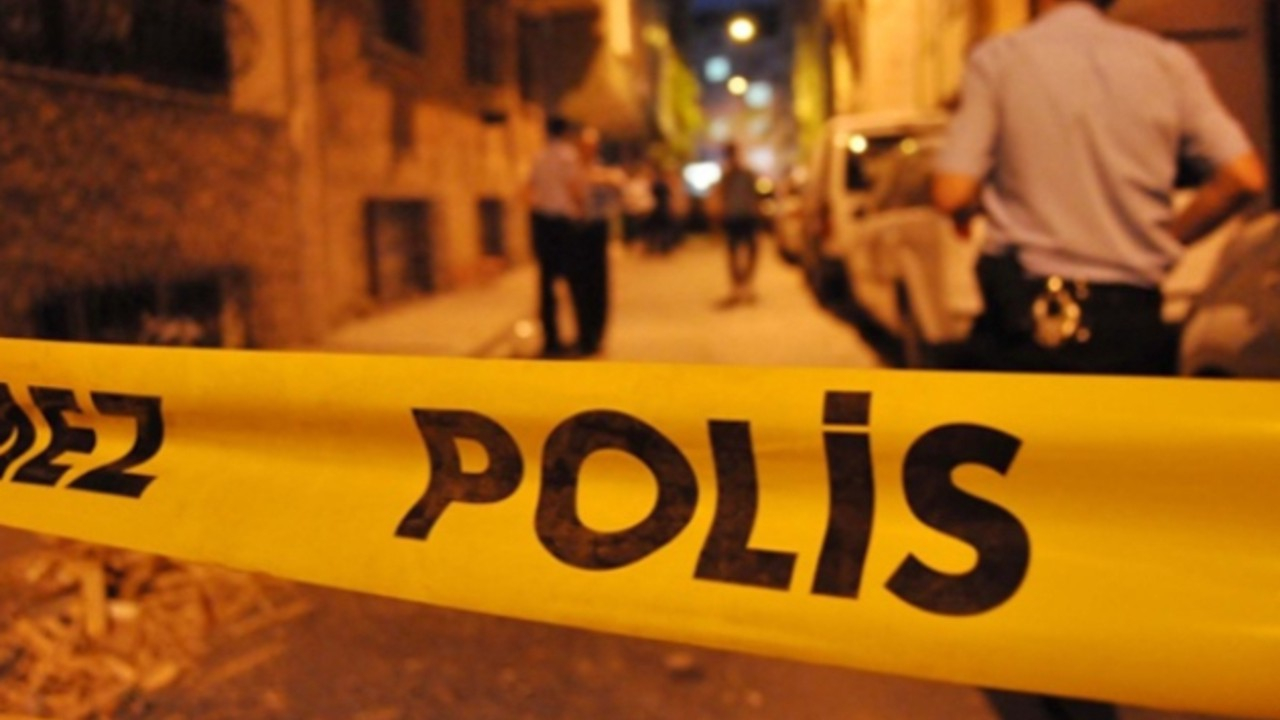 Biri kendini astı, diğeri av tüfeği ile vurdu!