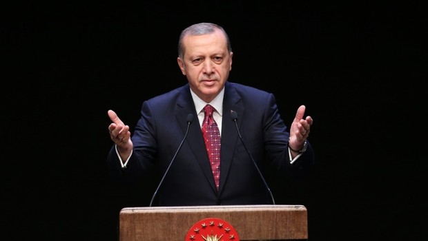 İlker Başbuğ: Cumhurbaşkanı Erdoğan FETÖ'yle tek başına mücadele etti