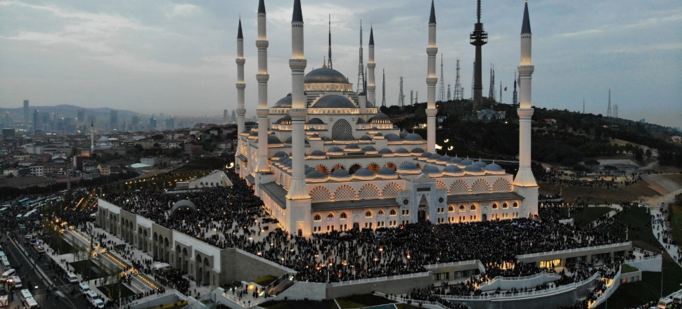 Çamlıca Camii’nde tarihi kalabalık!