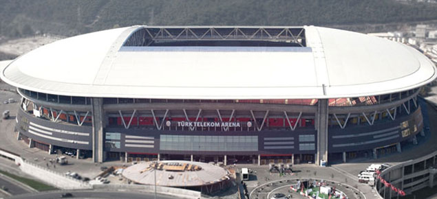 Galatasaray taraftarı Arena'ya hücum ediyor!