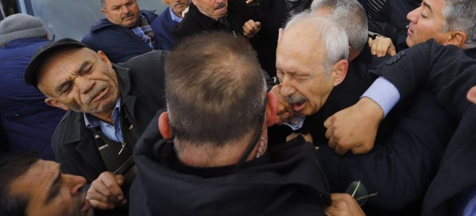 Kılıçdaroğlu'na hakaret eden doktor kovuldu...