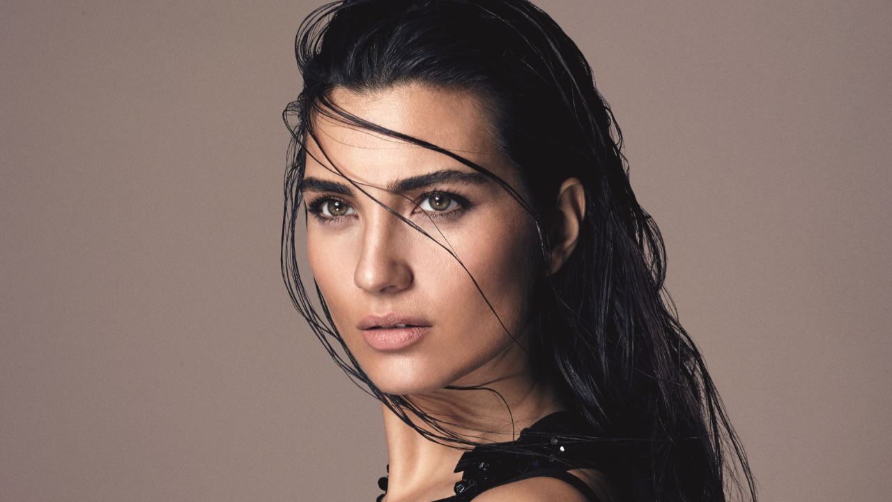 Tuba Büyüküstün imaj değişikliğine gitti!