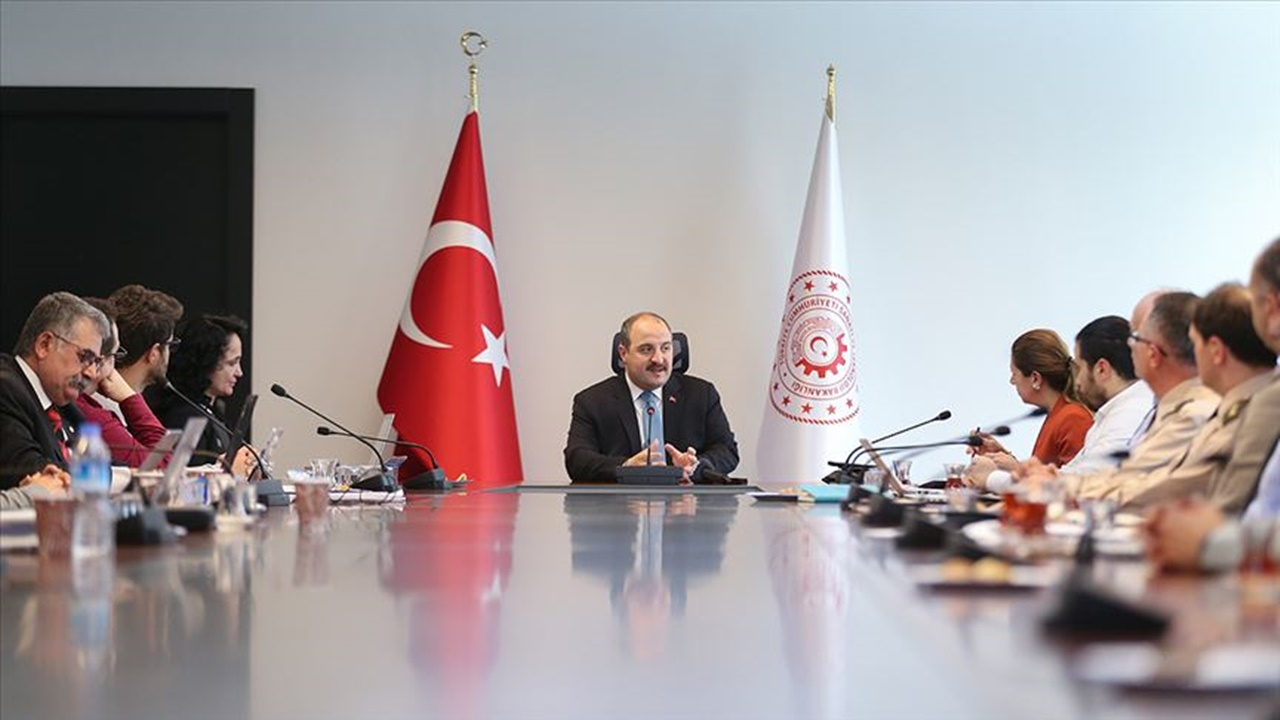 Bakan Varank: Antarktika'da kalıcı üs kurmak istiyoruz