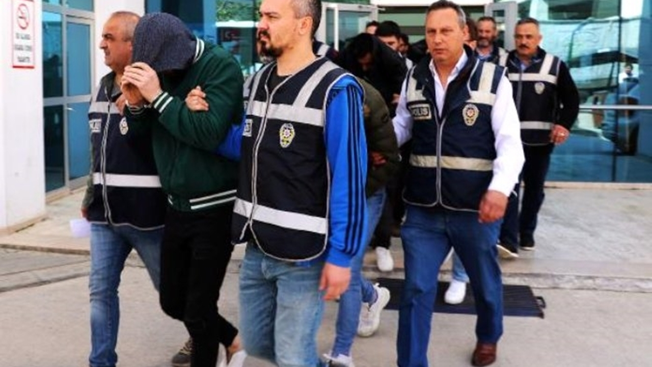 Bursa'da fuhuş çetesine baskın: 11 gözaltı