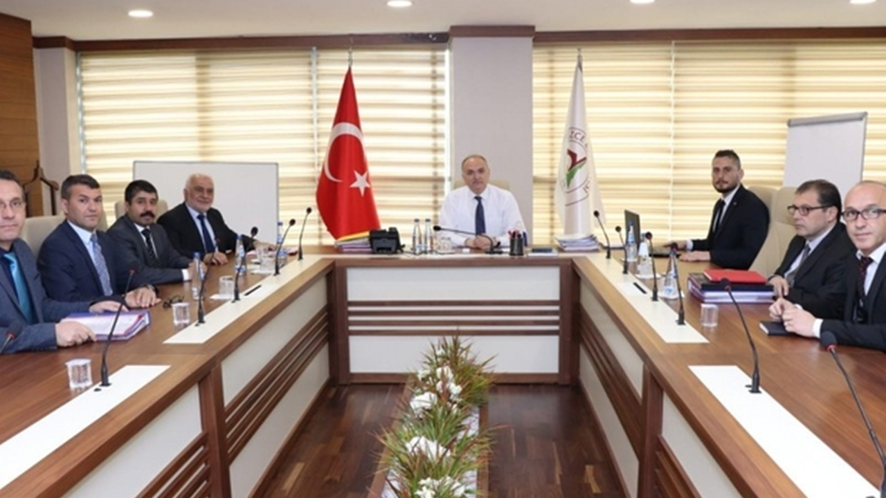 Düzce'de Başkan Faruk Özlü istişare toplantısı yaptı