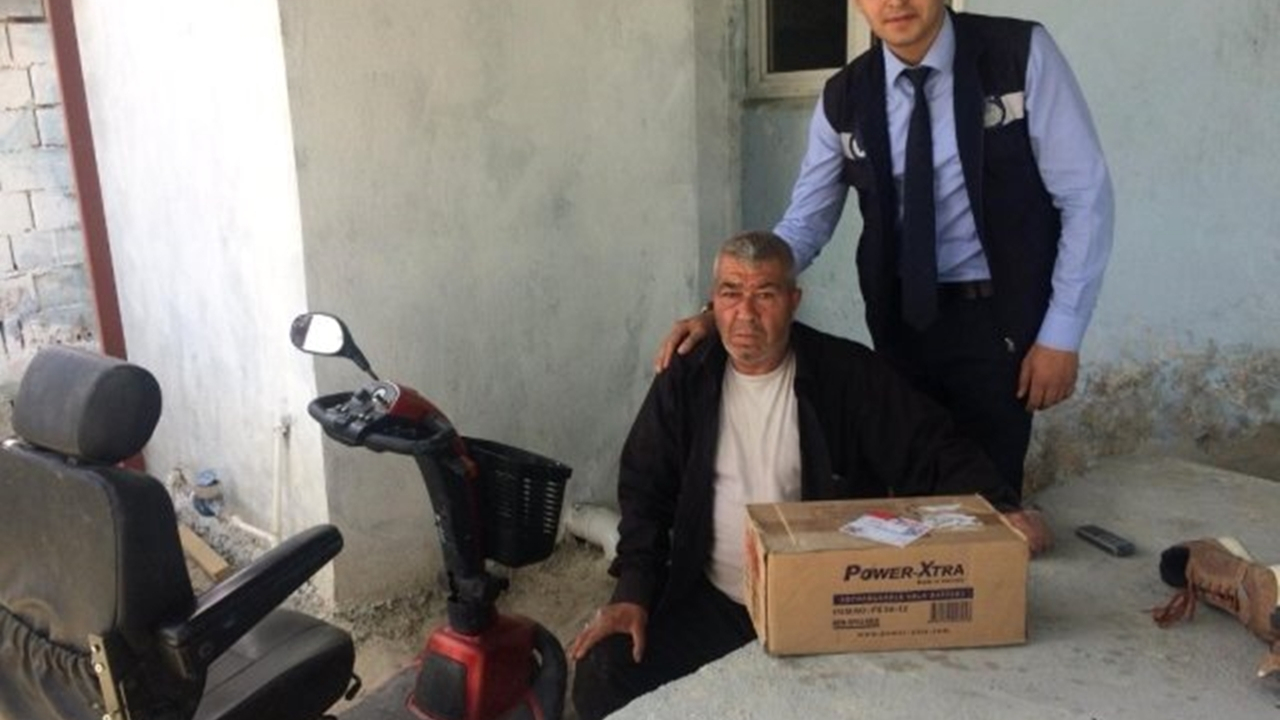 Manisa'da Başkan Zeki Bilgin engellilerin yüzünü güldürdü