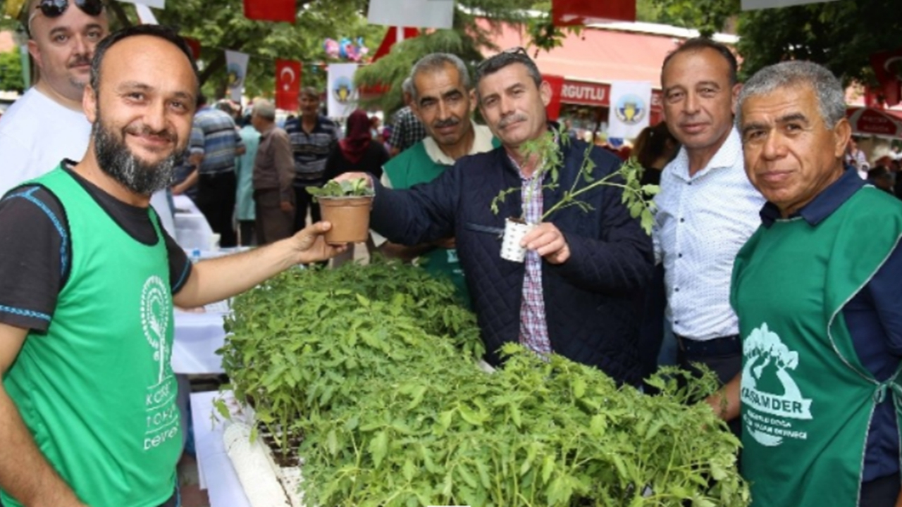 Manisa'da Başkan Çetin Akın’dan yerli tohuma tam destek