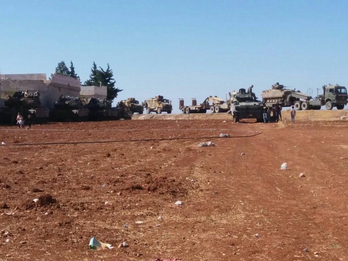 Fırat Kalkanı'nda ilk kez Türk tankları İdlib'e girdi