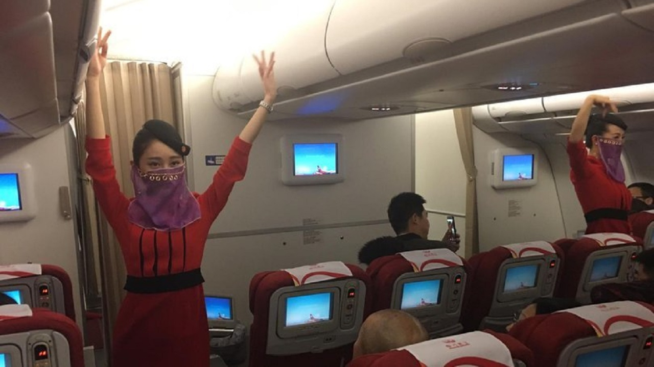 Hosteslerden 10 bin metrede Türk müziğiyle dans!